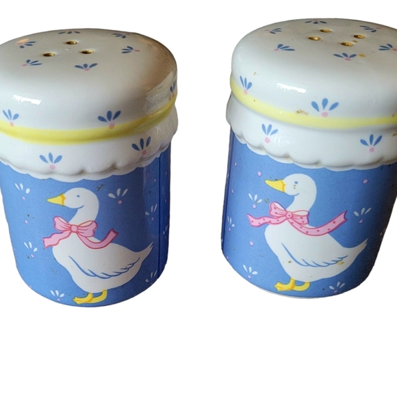 Other - Vintage Country Goose Salt and Pepper Shakers 1986 Farmhouse Style Blue/Mauve